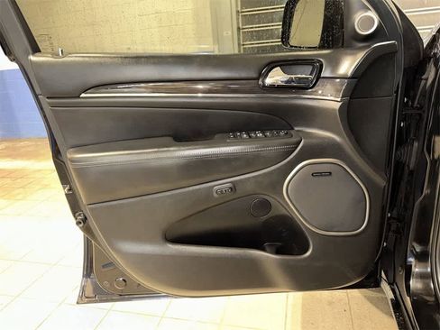 Used 2019 Jeep Grand Cherokee Overland image 35