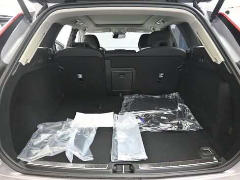 New 2026 Volvo XC60 B5 Plus w/ Climate Package image 17