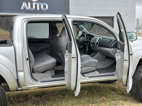 Used 2006 Toyota Tacoma TRD Off Road 4WD image 24