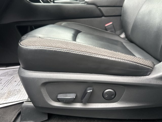 Used 2024 Nissan Pathfinder SL AWD/4WD image 23