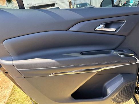 New 2026 Chevrolet Traverse LT w/ Driver Confidence Package image 11