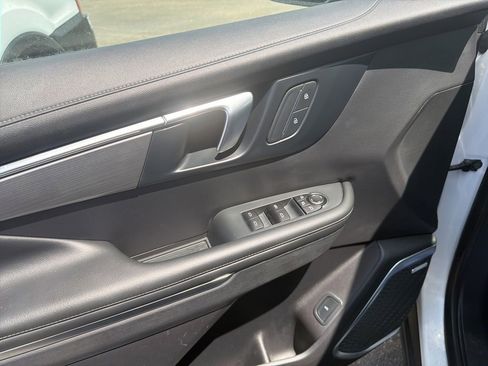 Used 2025 Buick Enclave Preferred AWD/4WD image 5