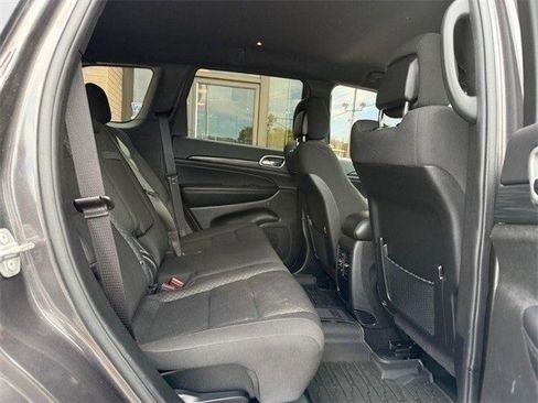 Used 2021 Jeep Grand Cherokee Laredo image 11