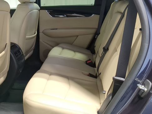 Used 2019 Cadillac XT5 FWD image 31