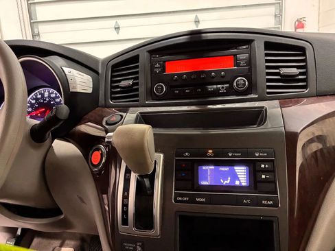 Used 2015 Nissan Quest S image 20