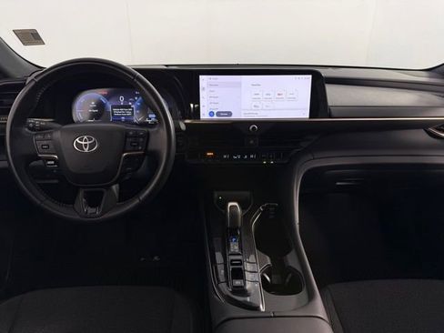 Used 2024 Toyota Crown XLE image 24