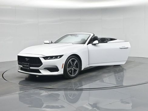 Used 2024 Ford Mustang Convertible image 31