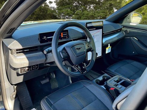 New 2025 Ford Mustang Mach-E GT image 6