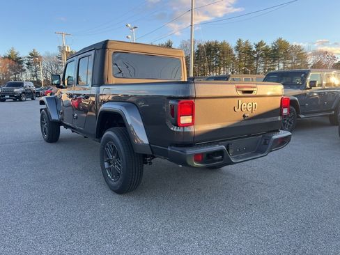 New 2026 Jeep Gladiator Sport image 5