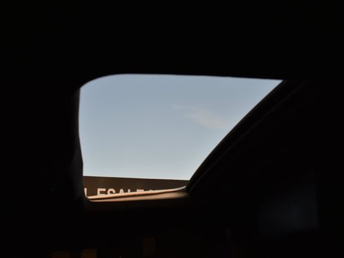 Used 2018 Cadillac Escalade Platinum image 48