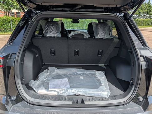 New 2027 Chevrolet Equinox LT FWD image 28