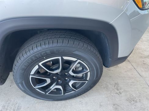 Used 2024 Jeep Compass Trailhawk image 4