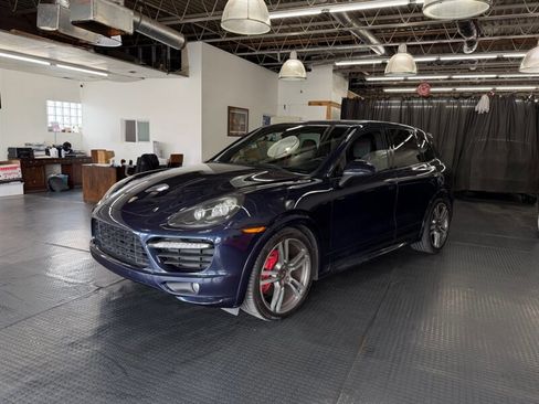 Used 2014 Porsche Cayenne GTS image 3