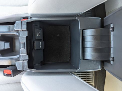 Used 2023 Toyota Corolla Cross L FWD image 28