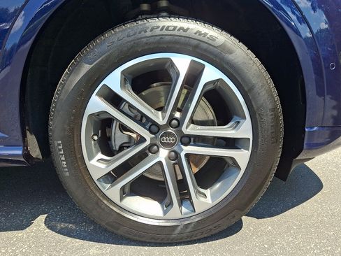 Certified 2025 Audi Q5 Premium w/ Convenience Package AWD/4WD image 8