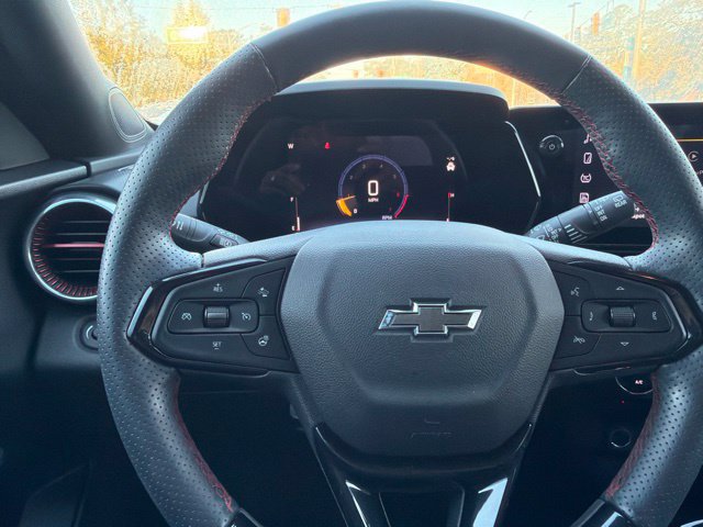 Used 2024 Chevrolet Trax RS FWD image 12