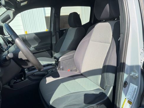 Used 2021 Toyota Tacoma TRD Off-Road image 12