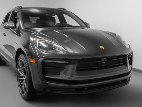 Used 2025 Porsche Macan Turbo image 9