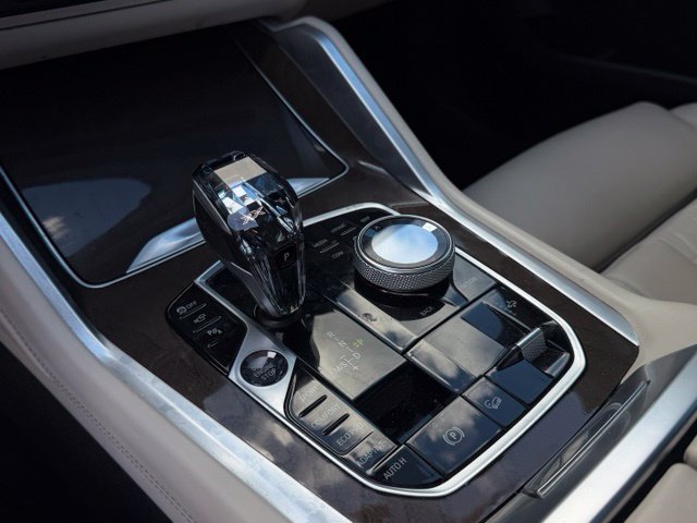 Used 2022 BMW X6 xDrive40i w/ M Sport Package AWD/4WD image 26