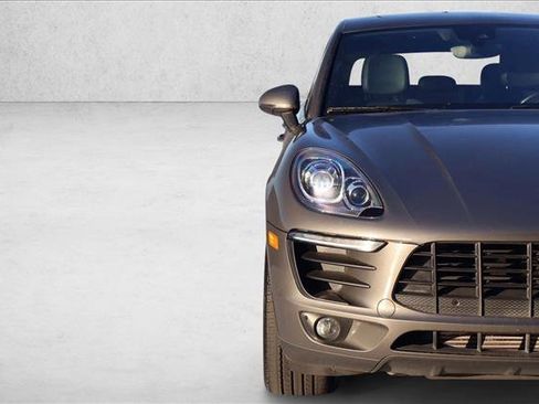 Used 2018 Porsche Macan Sport Edition image 12