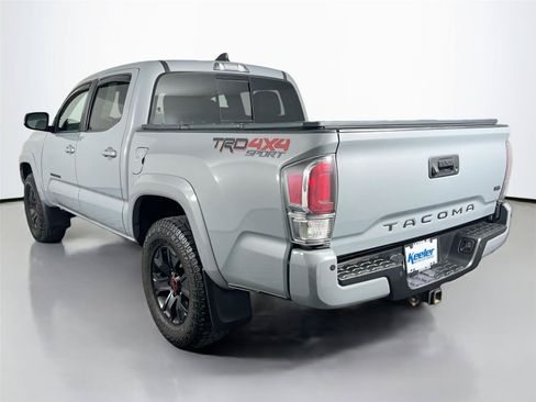 Used 2021 Toyota Tacoma TRD Sport w/ TRD Premium Sport Package AWD/4WD image 4