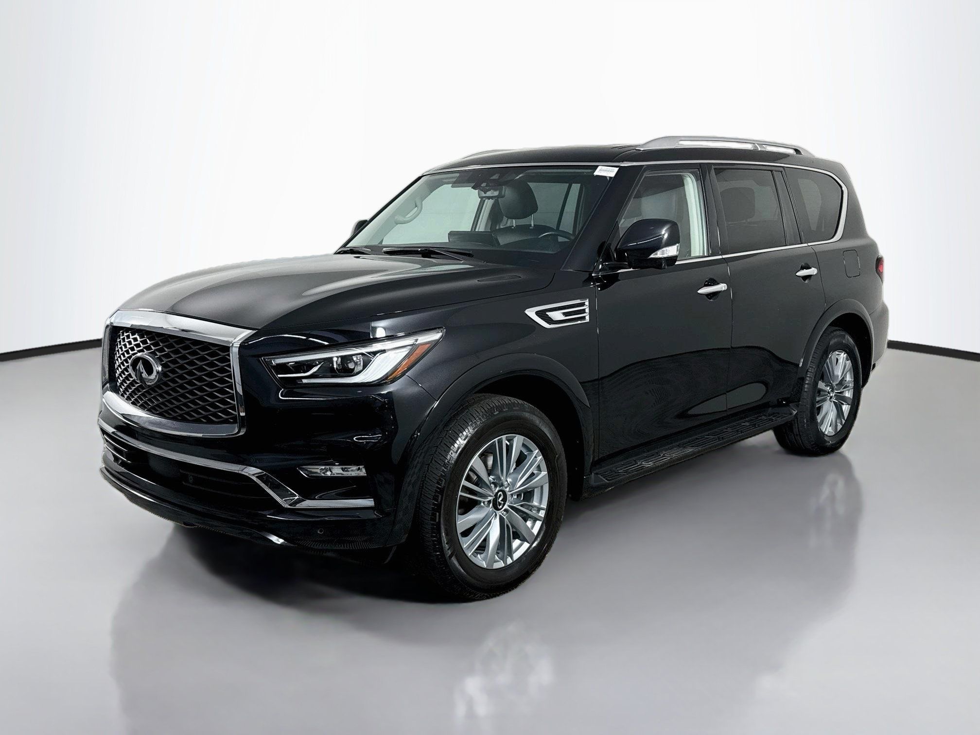 Used 2024 INFINITI QX80 Luxe w/ Cargo Package AWD/4WD image 4