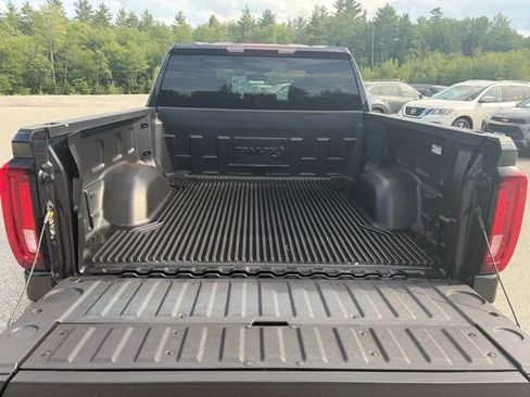 Used 2025 GMC Sierra 1500 SLT AWD/4WD image 6