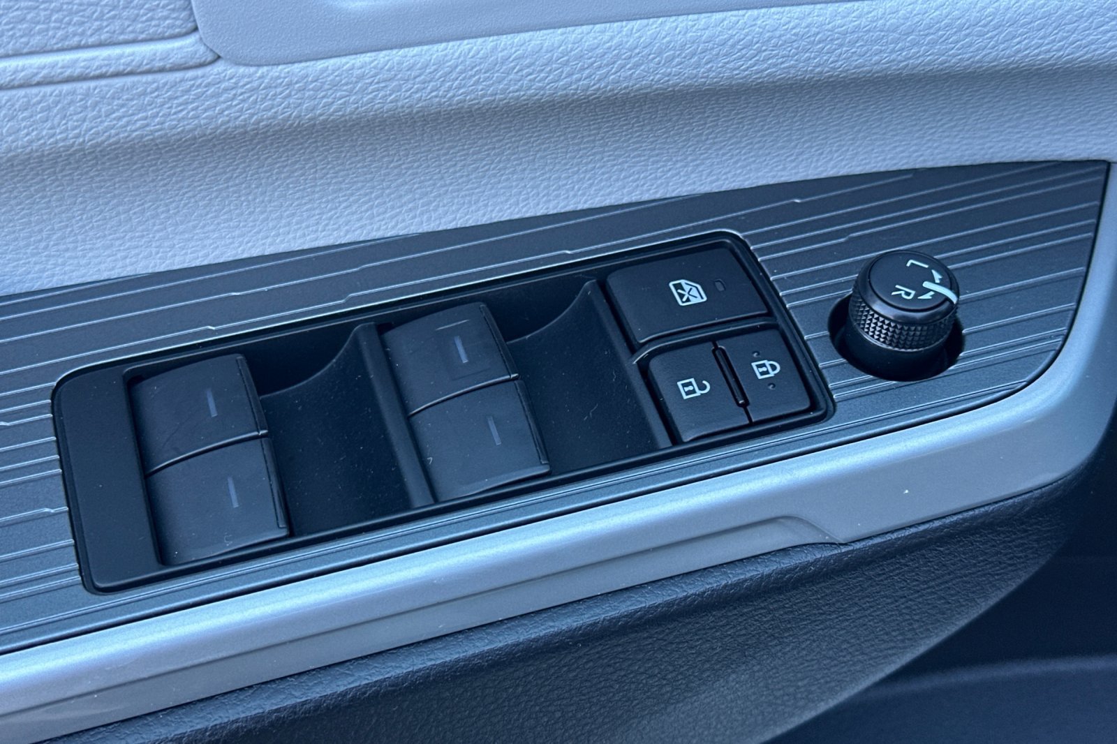 Certified 2026 Toyota Sienna LE FWD image 13