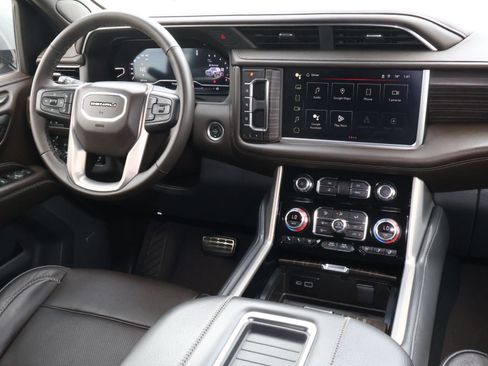 Used 2024 GMC Yukon XL Denali w/ Max Trailering Package image 11