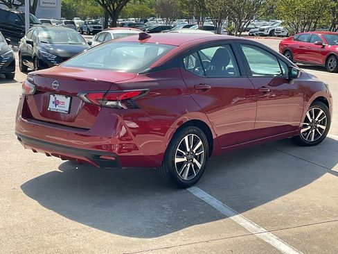 Used 2025 Nissan Versa SV image 5