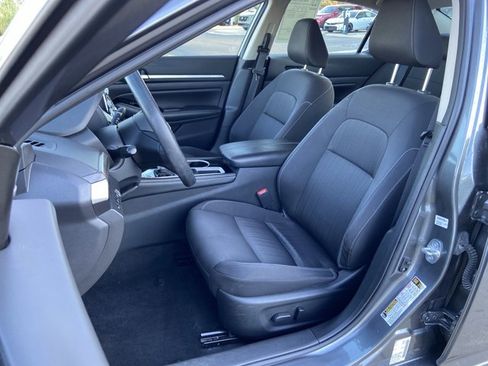 Used 2023 Nissan Altima 2.5 SV image 17