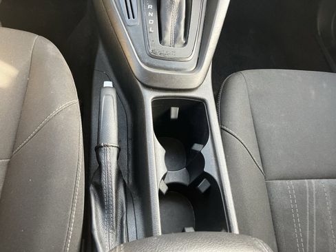 Used 2018 Ford Focus SE image 23