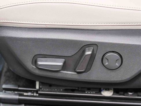 Used 2023 Kia Niro EX Touring FWD image 28