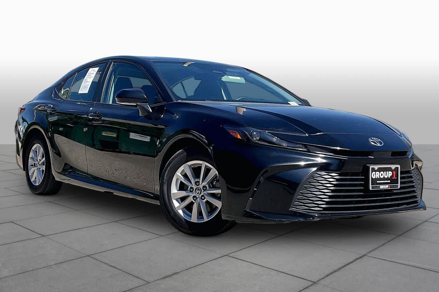 Used 2025 Toyota Camry LE FWD image 3