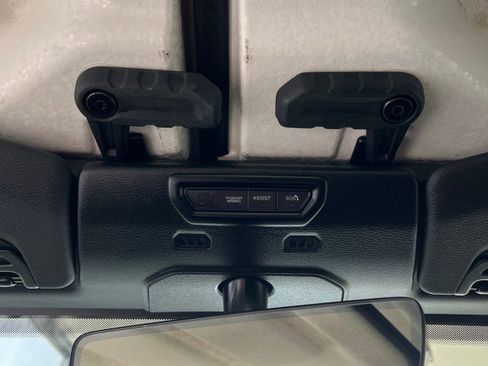 Used 2021 Jeep Gladiator Overland image 20