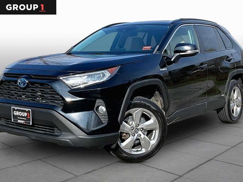 Used 2021 Toyota RAV4 XLE Premium image 1