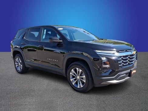 Used 2025 Chevrolet Equinox LT AWD/4WD image 2