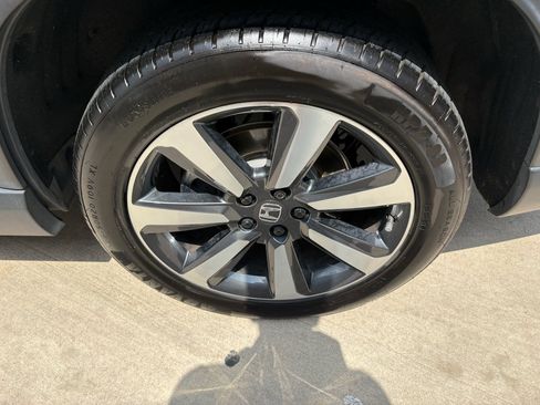 Certified 2024 Honda Pilot Touring image 37