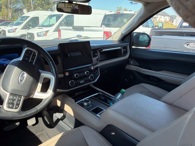 Used 2024 Ford Expedition Limited RWD image 39