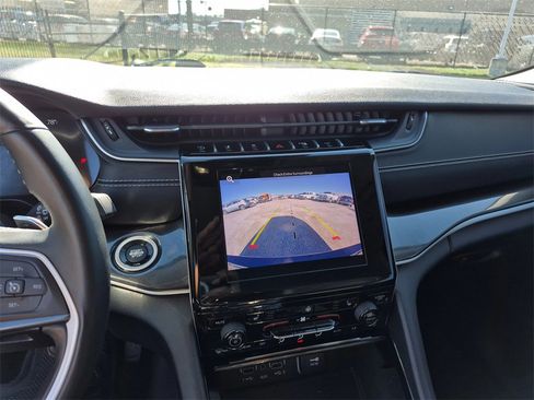 Used 2022 Jeep Grand Cherokee L Laredo w/ Luxury Tech Group I image 57