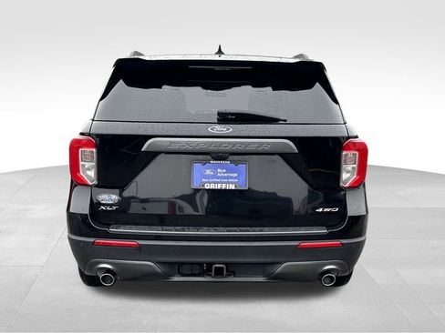 Certified 2022 Ford Explorer XLT w/ Equipment Group 202A image 7