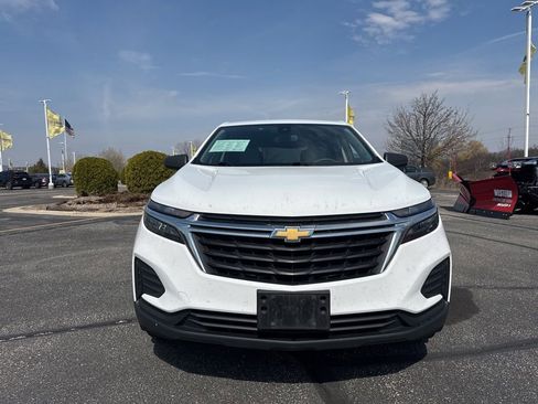 Used 2022 Chevrolet Equinox LS w/ LS Convenience Package image 2