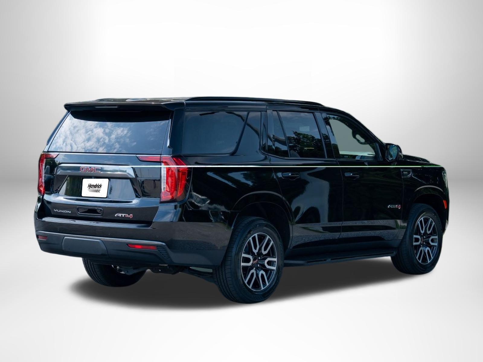 Used 2024 GMC Yukon AT4 w/ Technology Package AWD/4WD image 8