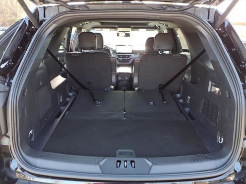 New 2026 Ford Explorer ST-Line w/ ST-Line Street Pack image 11