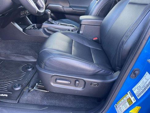 Used 2021 Toyota Tacoma TRD Sport w/ TRD Premium Sport Package image 17