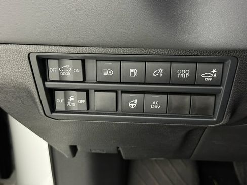 Used 2026 Toyota Tundra Platinum AWD/4WD image 13