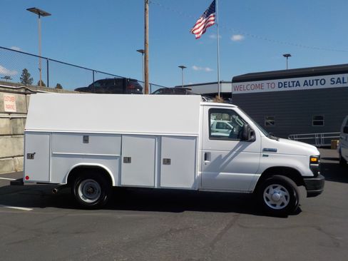Used 2013 Ford E-350 and Econoline 350 Super Duty w/ Class I Trailer Tow Pkg RWD image 2