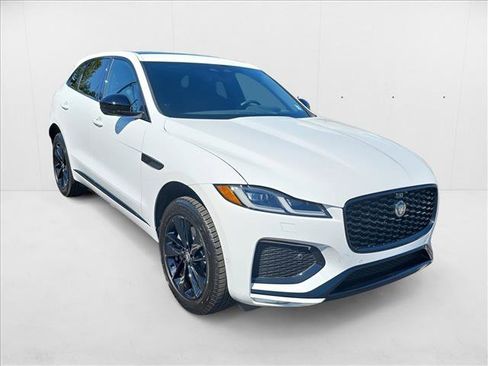 New 2026 Jaguar F-PACE R-Dynamic S image 3