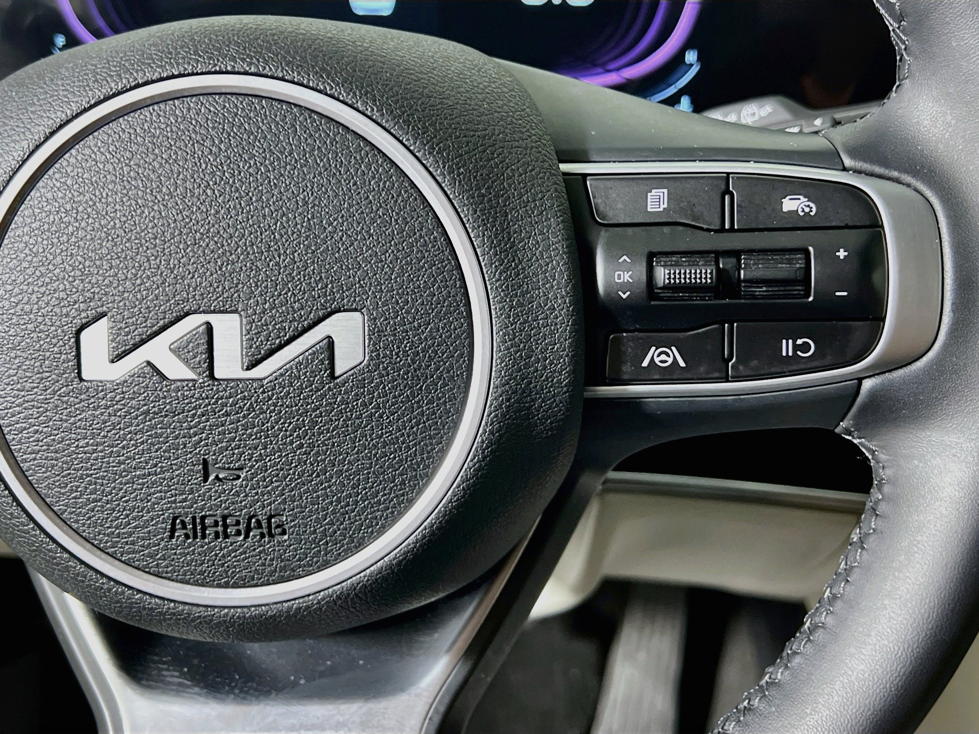 Used 2025 Kia Sportage EX w/ Premium Package FWD image 20
