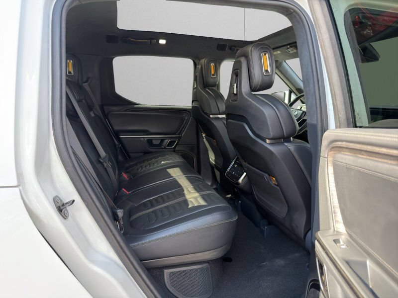 Used 2022 Rivian R1T Adventure AWD/4WD image 12